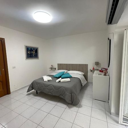 Geppino'S Home Napels Buitenkant foto